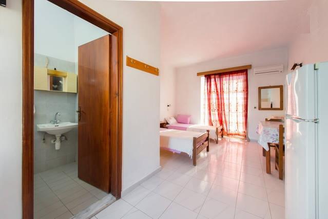 Merryland Studios & Apartments Kremastí Chambre photo