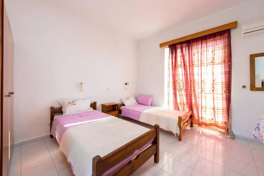 Merryland Studios & Apartments Kremastí Chambre photo