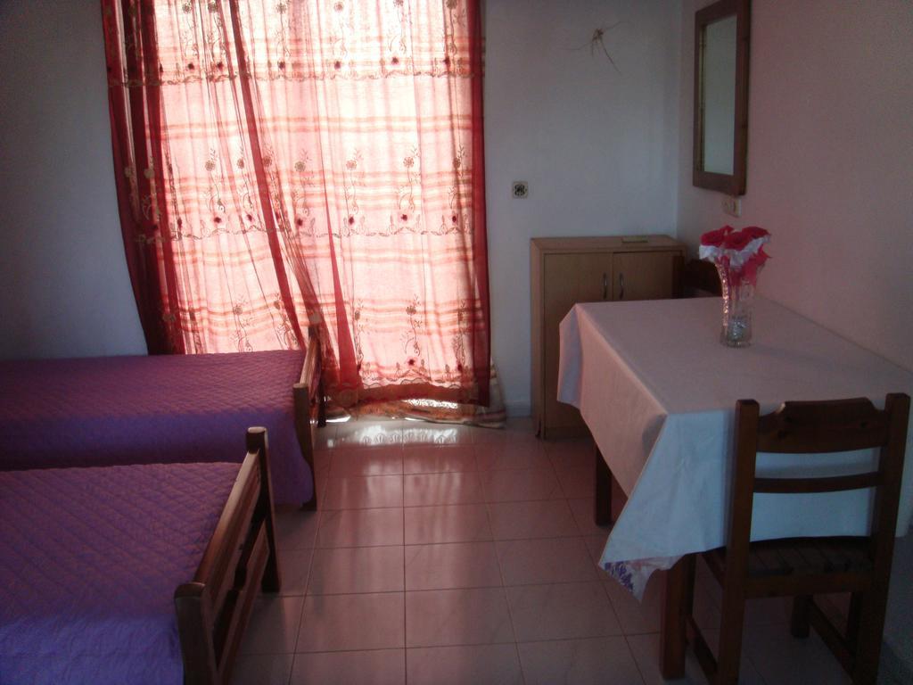 Merryland Studios & Apartments Kremastí Chambre photo